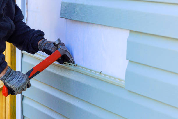 Reliable Emergency Siding Repair contractor in Plainfield, IL by Squared Siding